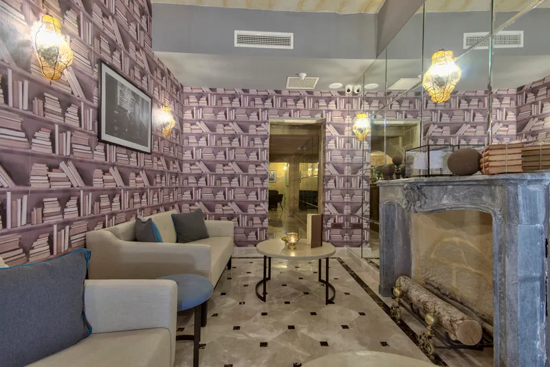 Bar, Palazzo Consiglia, Malta