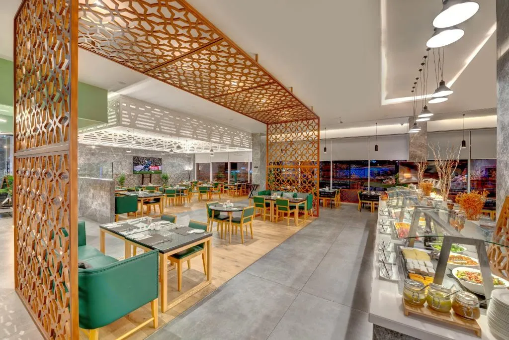 Restaurant, Al Khoory Courtyard Hotel, Dubai