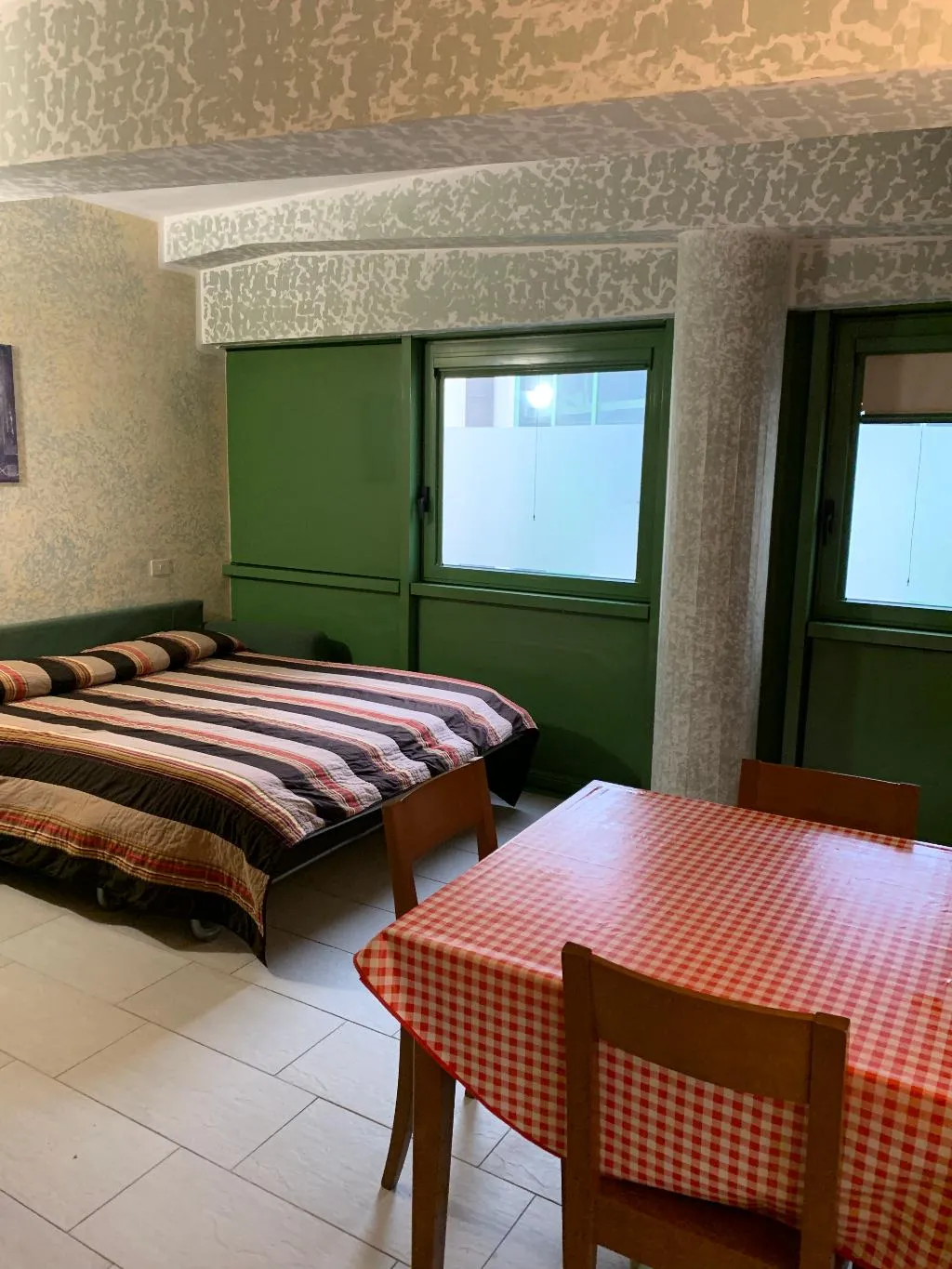 STUDIO CAPACITY 3 Room, Gemini City Centre Studios, Florence