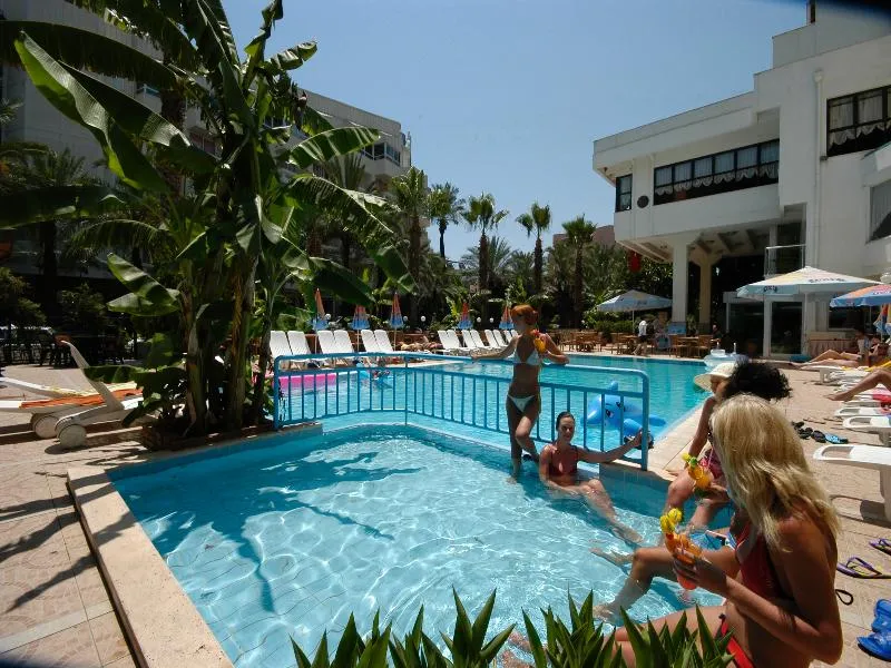 Pool, Sesin, Dalaman