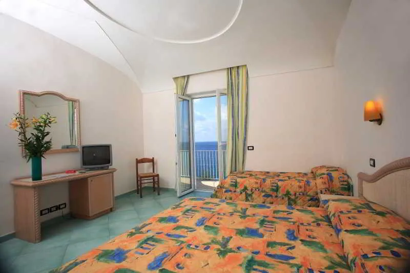 Room, Albatros, Naples