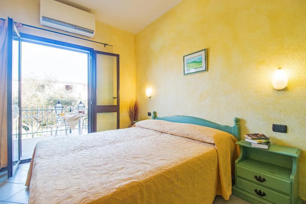 APARTMENT CAPACITY 4 Room, Club Hotel Gli Ontani, Olbia