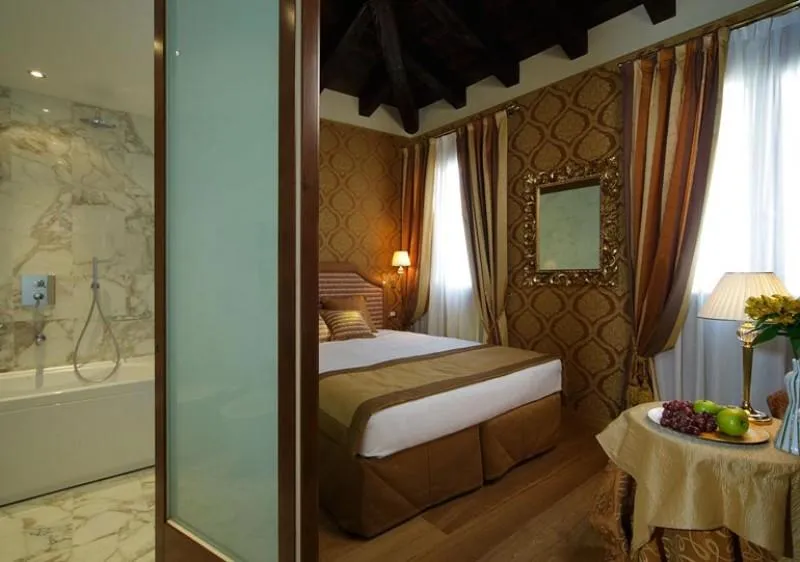 Double or Twin RUN OF HOUSE Room, Ca' dei Conti, Venice