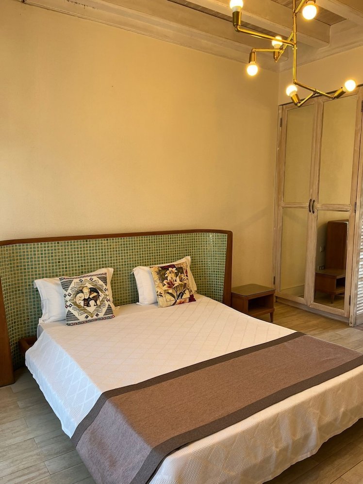 On Oda Otel, Izmir