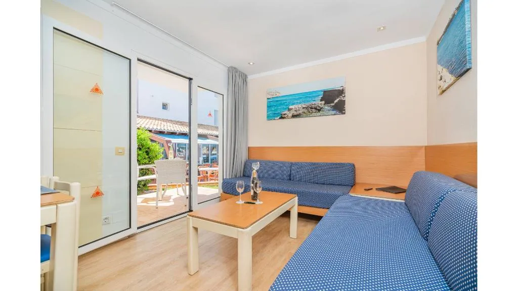APARTMENT CAPACITY 4 Room, Flora, Majorca
