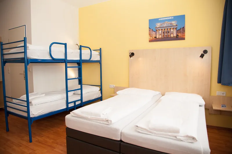 QUADRUPLE STANDARD Room, a&o Amsterdam Zuidoost, Amsterdam