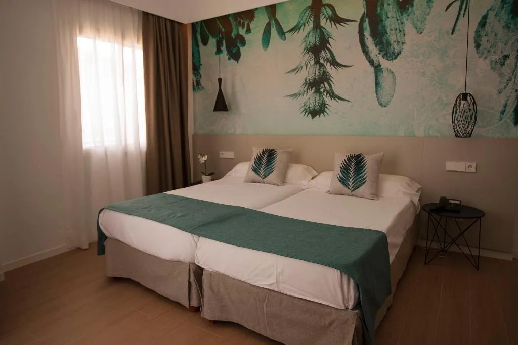 Double or Twin SUPERIOR Room, Hotel Tora, Majorca