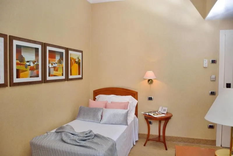 DOUBLE SINGLE USE STANDARD Room, Hotel Lloyd Roma, Rome