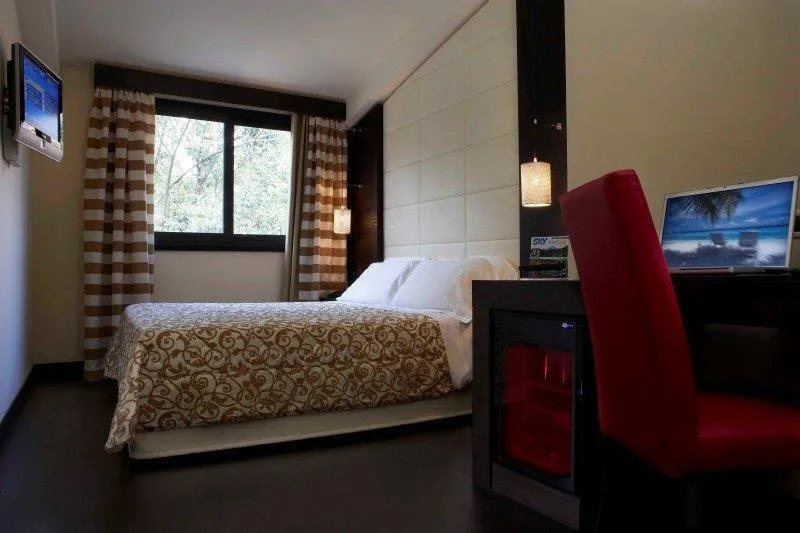 DOUBLE QUEEN SIZE BED Room, Best Western Cinemusic Hotel, Naples