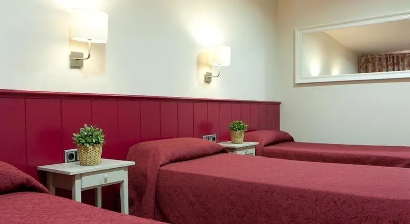 TRIPLE STANDARD Room, Hostal Matheu, Madrid