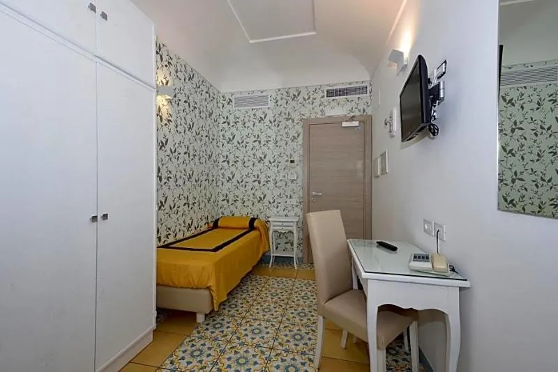 General view, Hotel Settebello, Naples