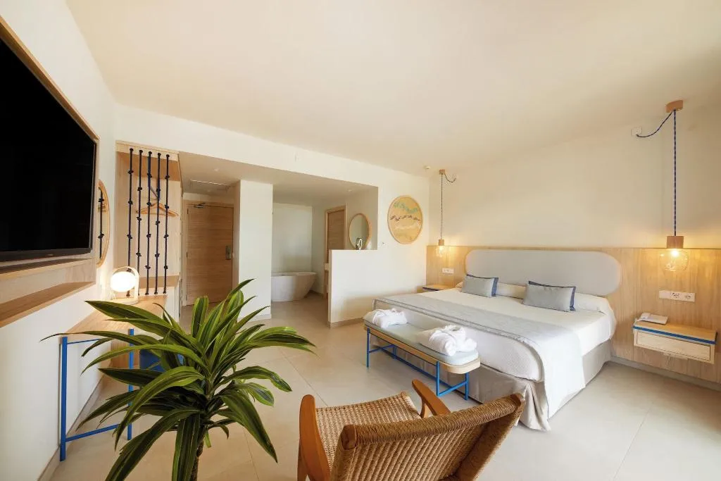 Room, Tui Blue Victoria Menorca, Menorca