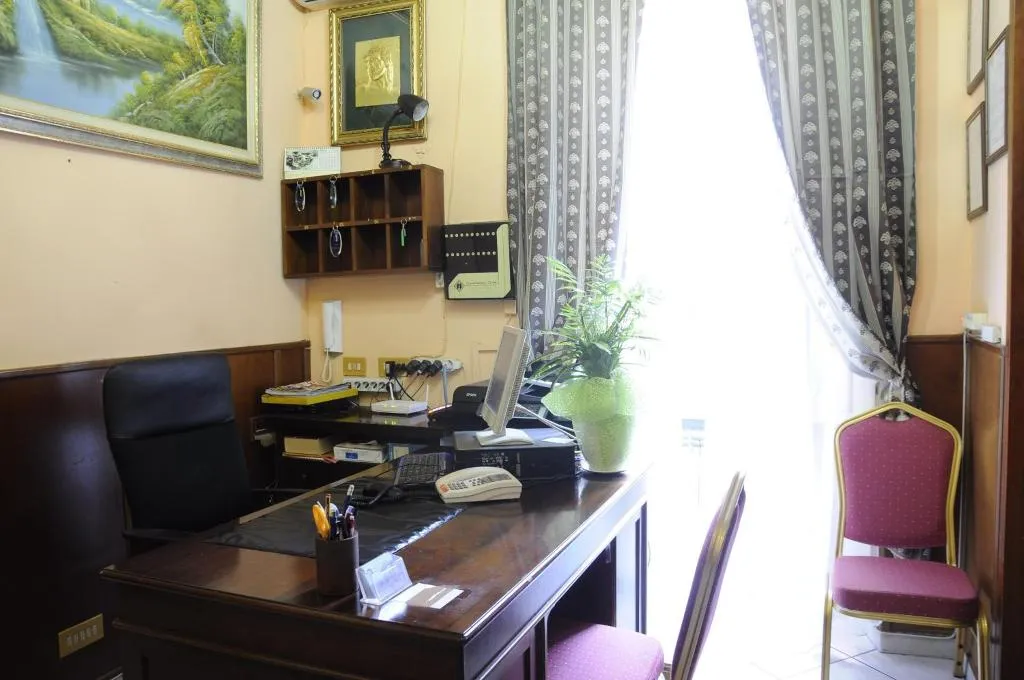 SINGLE STANDARD Room, Hotel Farini, Rome