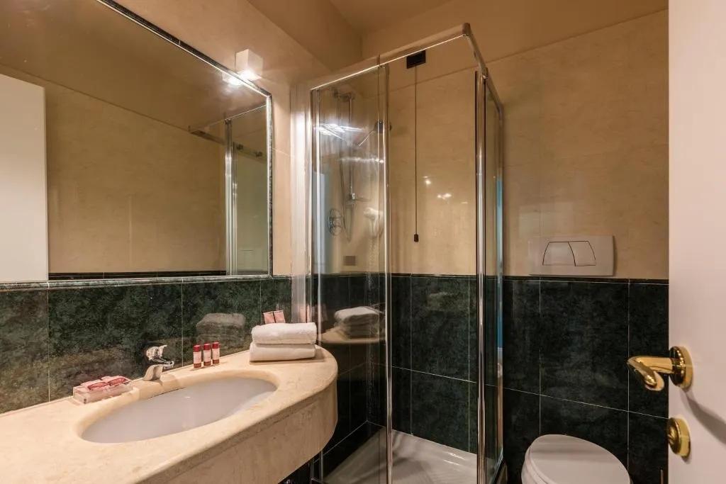 TRIPLE CLASSIC Room, Boutique Hotel Coppedè, Rome