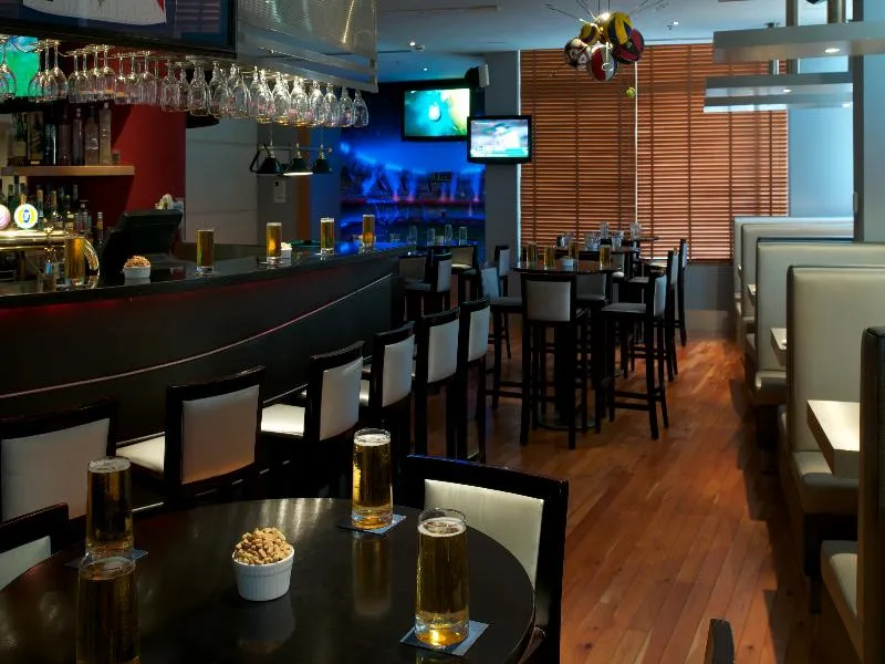 Bar, Montreal Barsha Hotel, Dubai