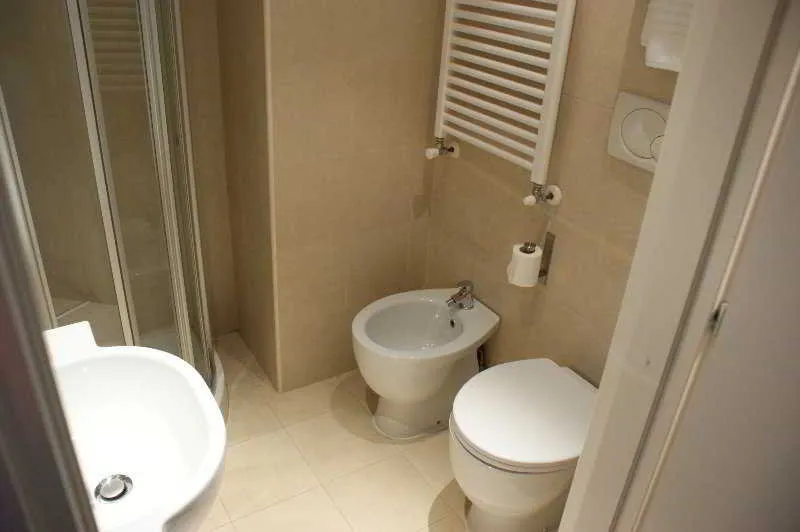 Room, Aniene, Rome