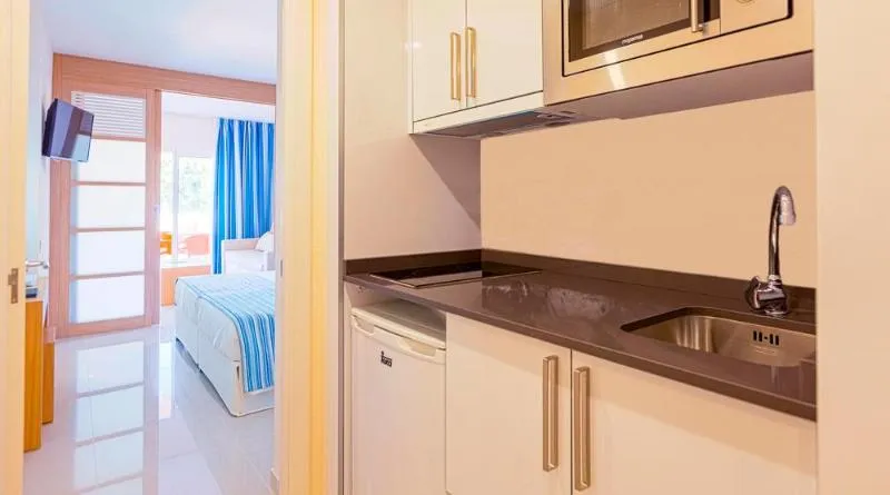 FAMILY ROOM POOL VIEW Room, Sirenis Seaview Country Club, Ibiza