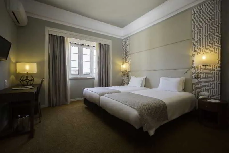 TRIPLE STANDARD Room, Miraparque, Lisbon