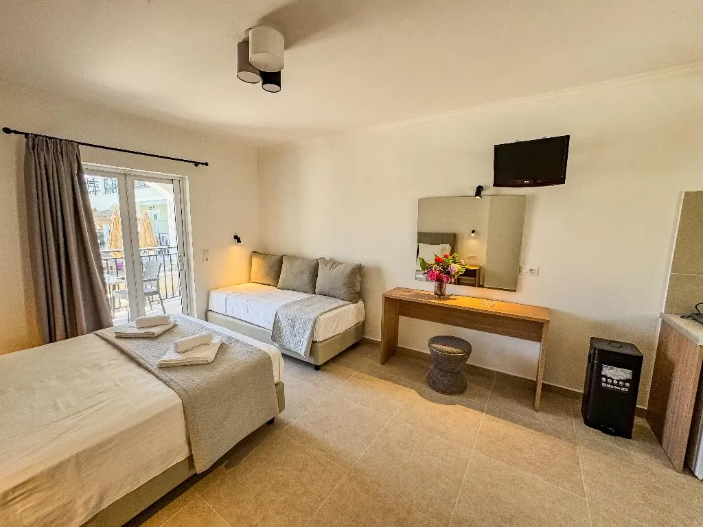 STUDIO basement Room, Athina Apts, Zante