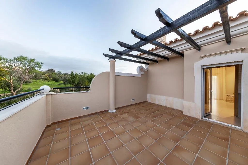 TOWNHOME THREE BEDROOMS WITH PRIVATE POOL Room, The Crest, Algarve