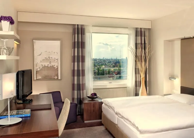 DOUBLE STANDARD Room, Estrel Hotel Berlin, Berlin