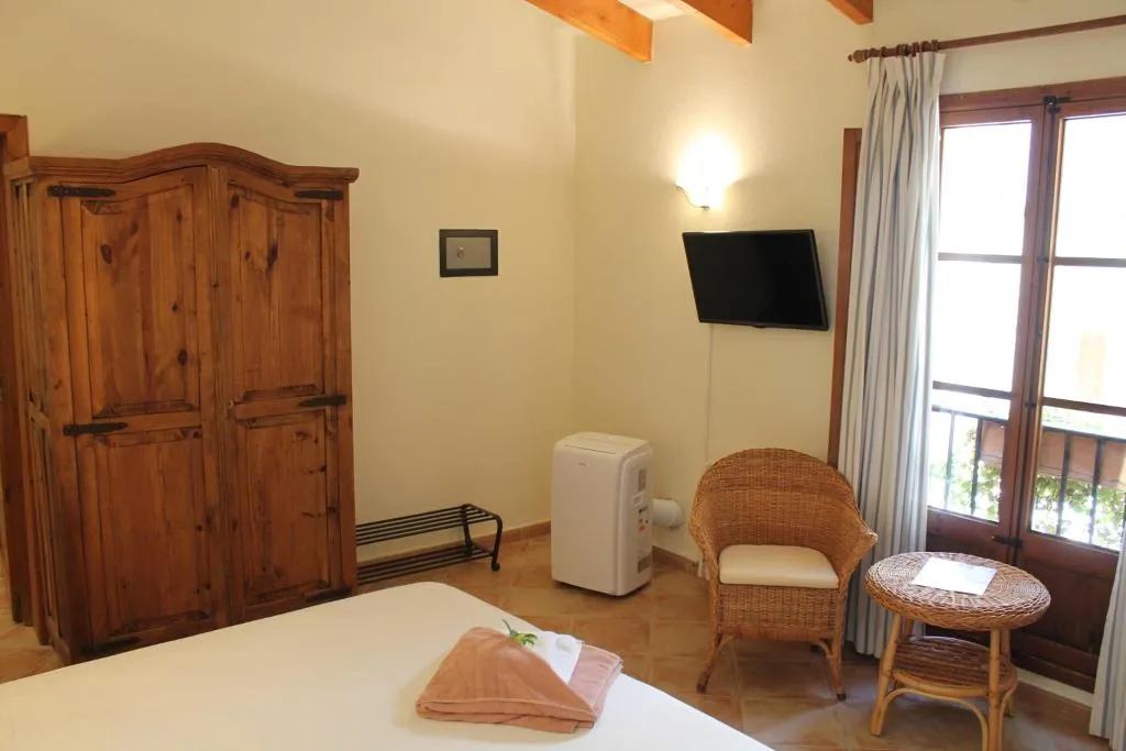 DOUBLE SINGLE USE WITH DOUBLE BED Room, Nou Dalt Muntanya, Majorca