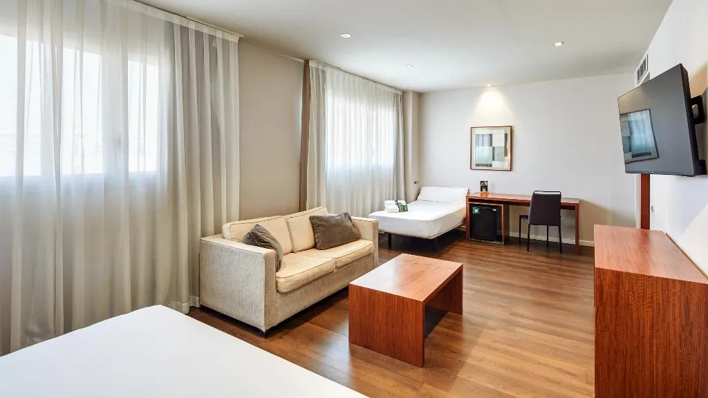 TRIPLE SUPERIOR Room, Sercotel Ciutat de Montcada, Barcelona