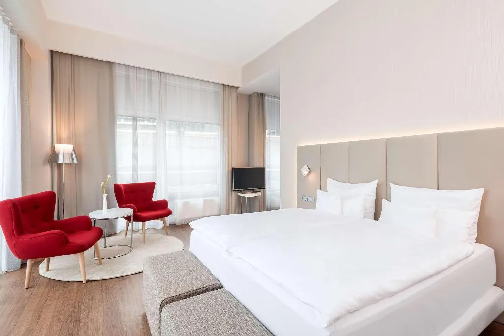 JUNIOR SUITE CAPACITY 3 Room, NH Collection Berlin Mitte Friedrichstrasse, Berlin