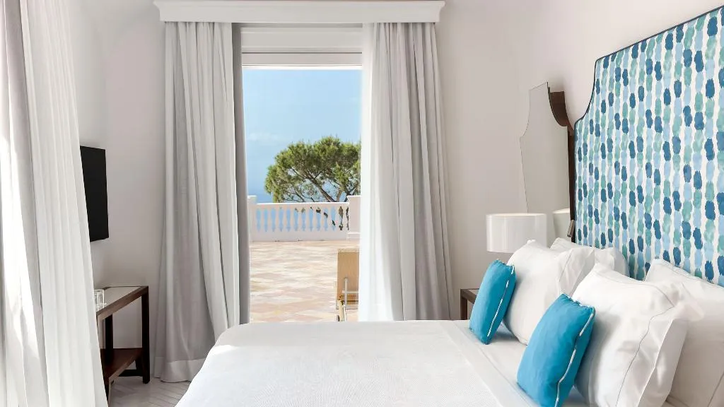 SUITE SEA VIEW WITH TERRACE Room, Grand Hotel Europa Palace, Naples
