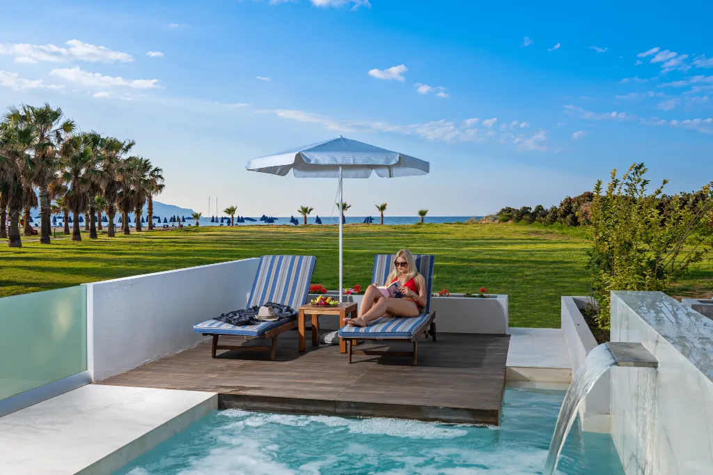 SUITE WITH PRIVATE POOL Room, Delfina Tropic Beach, Crete