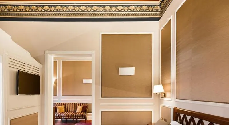 DOUBLE SUPERIOR Room, Catalonia las Cortes, Madrid