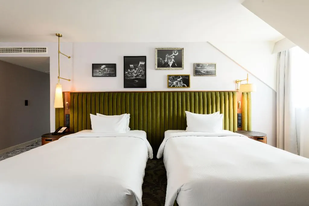 DOUBLE DELUXE TWO DOUBLE BEDS Room, Hotel Saski Krakow, Curio collection by Hilton, Krakow