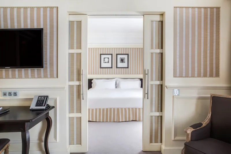 JUNIOR SUITE STANDARD Room, Majestic Hotel & Spa Barcelona, Barcelona