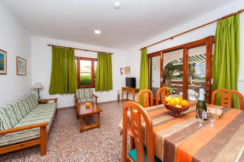 VILLA CAPACITY 6 THREE BEDROOM Room, Arenal Playa Menorca, Menorca