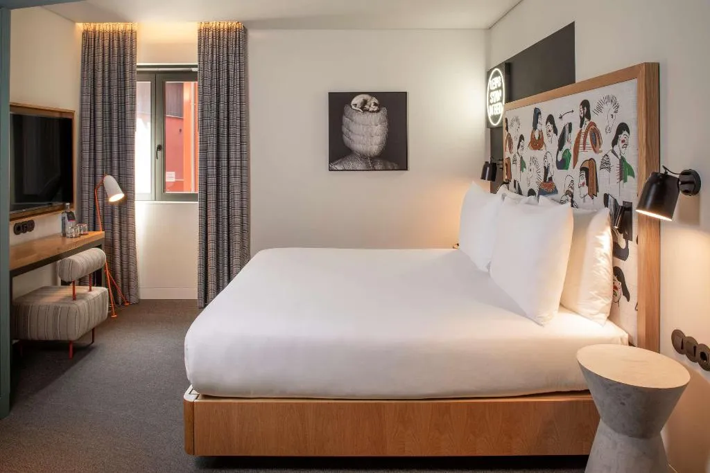 Room, Se Catedral Hotel Porto, Tapestry Collection by Hi, Porto