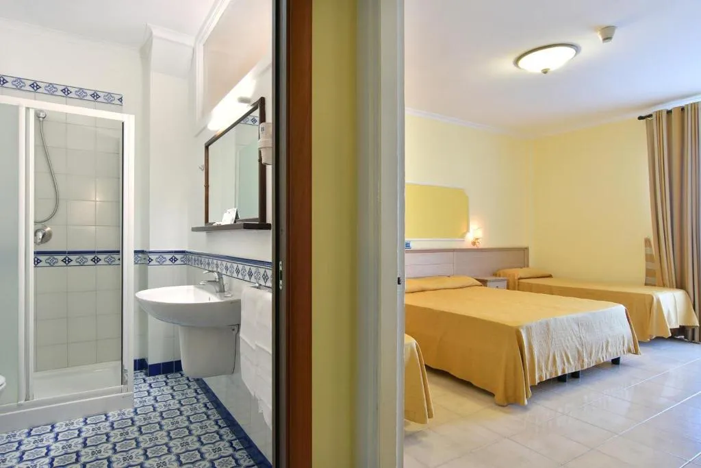 QUADRUPLE SEA VIEW Room, Il Nido, Naples