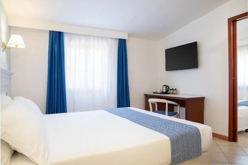 JUNIOR SUITE SEA VIEW Room, Hotel Blumarea, BW Signature Collection, Alghero