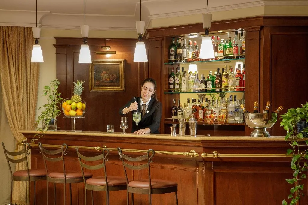Bar, Donna Laura Palace, Rome