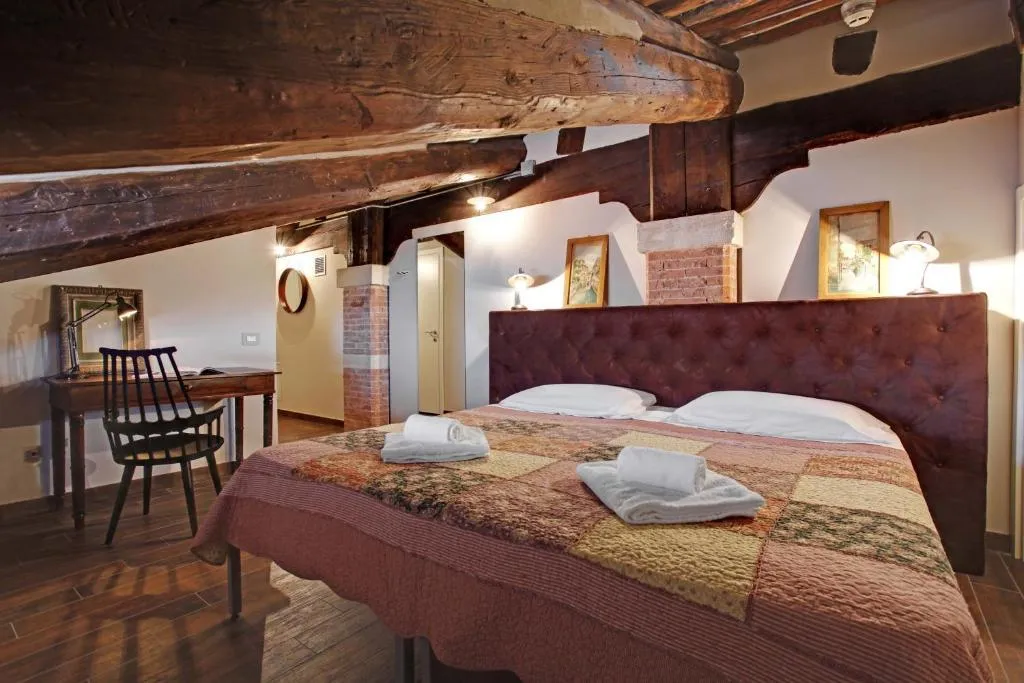 DOUBLE DELUXE KING BED Room, Generator Venice, Venice