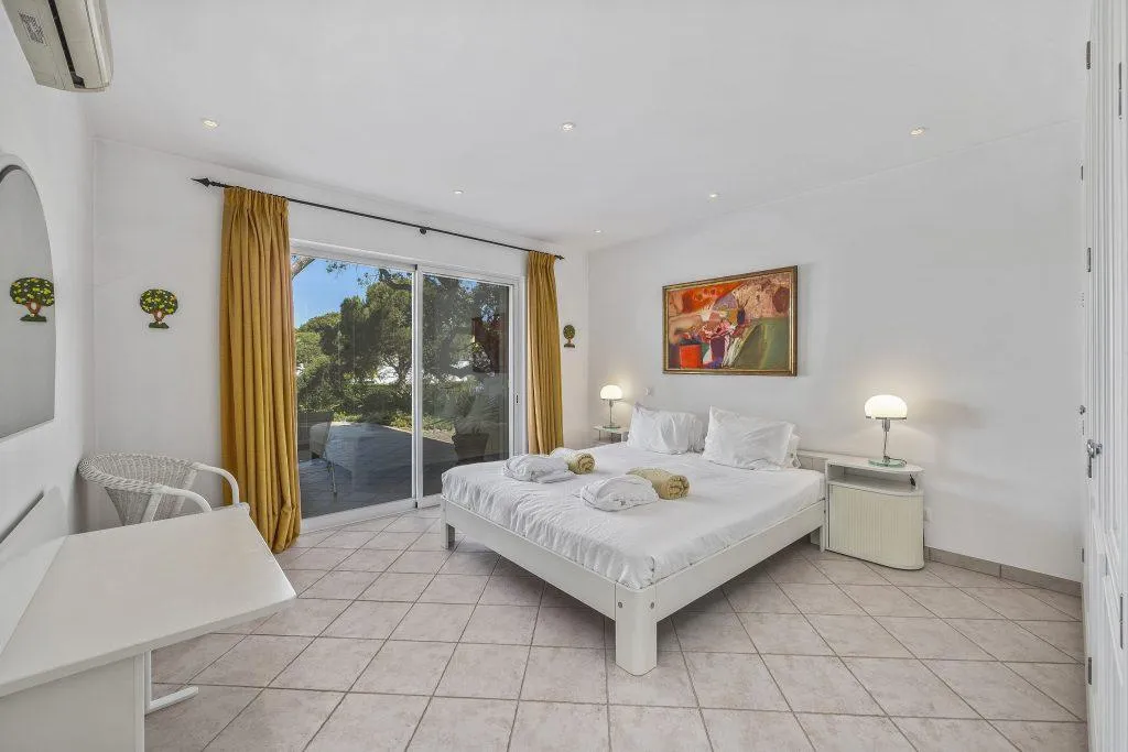 VILLA SUPERIOR THREE BEDROOMS Room, Vale Do Lobo Resort, Algarve