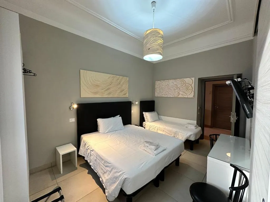 TRIPLE STANDARD Room, Hotel Bogart, Milan
