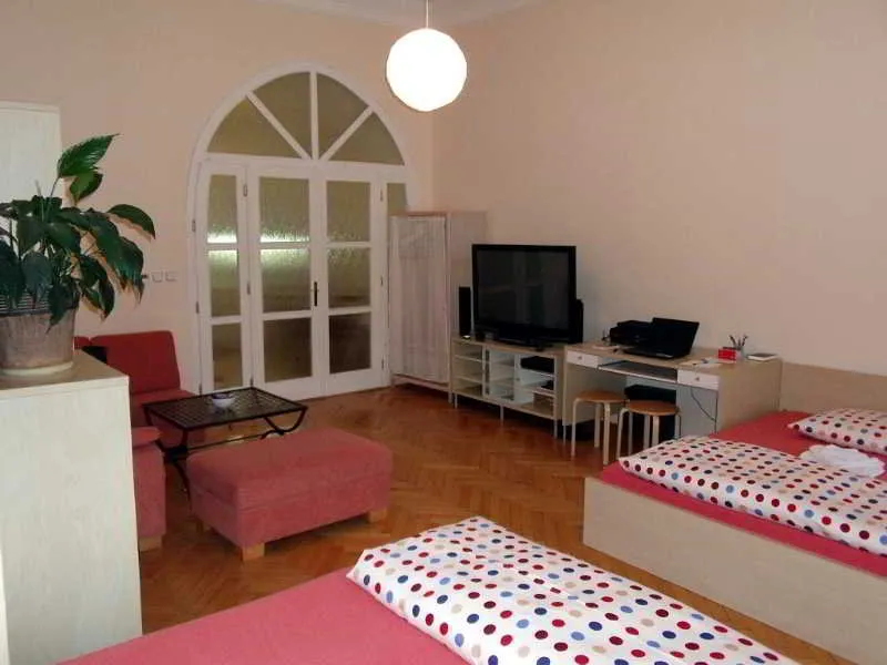 Room, Apartments Tynska 7, Prague