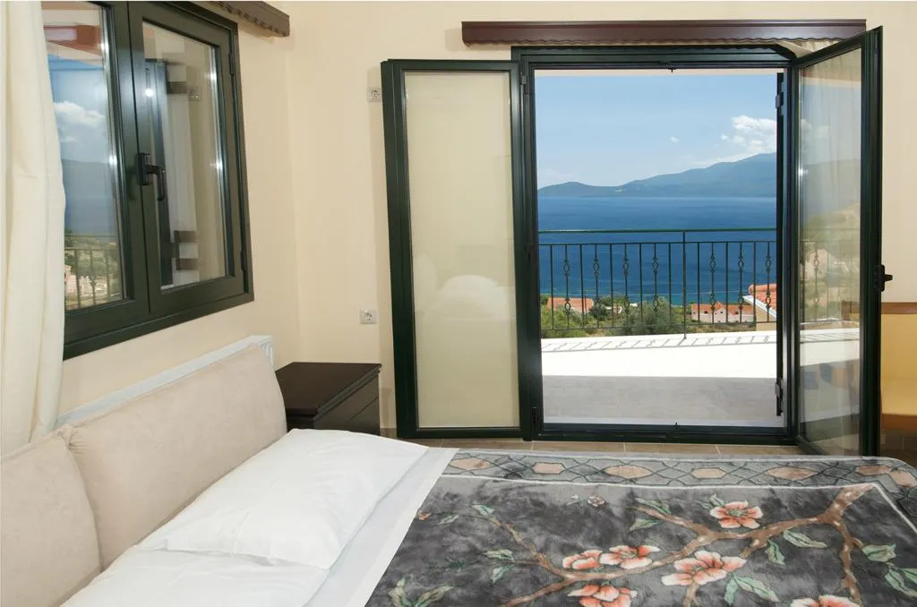 APARTMENT FOUR BEDROOMS Room, Fotini Apartments, Kefallinia