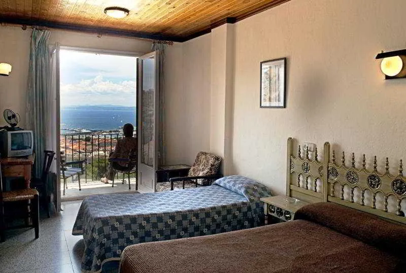 Room, Grecs, Costa Brava