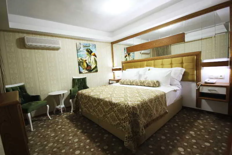 FAMILY ROOM STANDARD Room, Grand Corner Boutique Hotel, Izmir