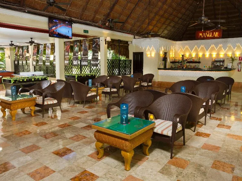 Bar, Sandos Caracol Nature Resort & Water Park All Incl, Playa Del Carmen