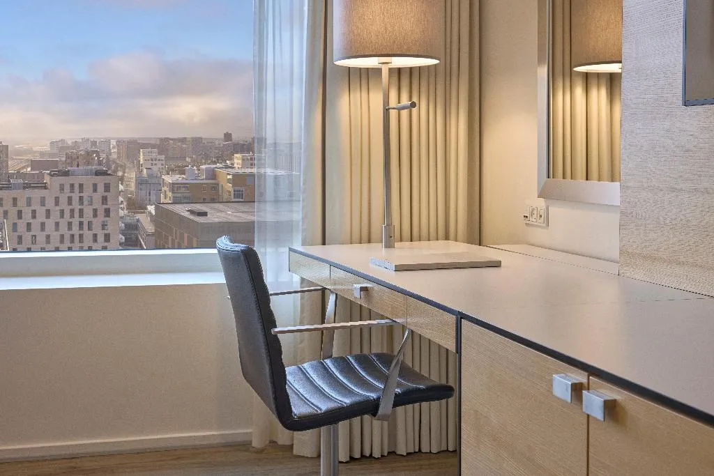 Room STANDARD Room, Crowne Plaza Copenhagen Towers, Copenhagen
