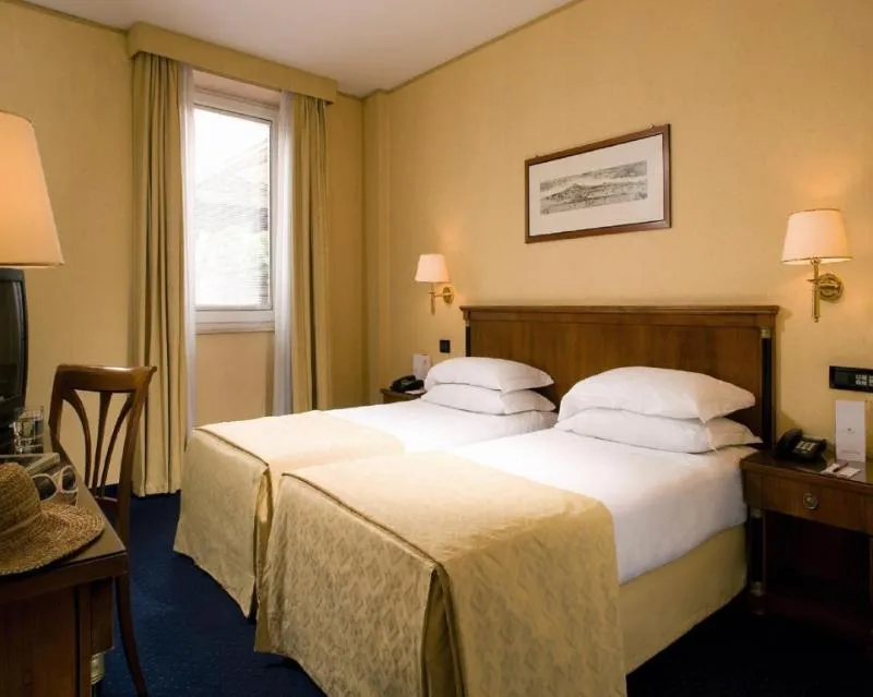 DOUBLE STANDARD Room, Ramada Naples, Naples