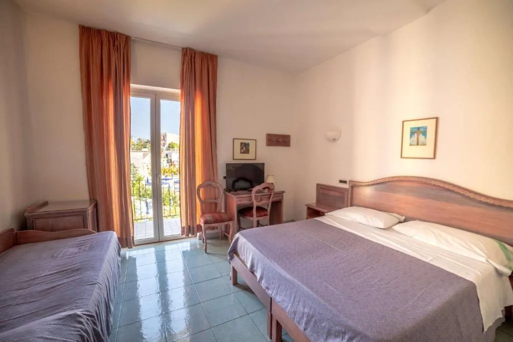 Room, Royal Terme, Naples