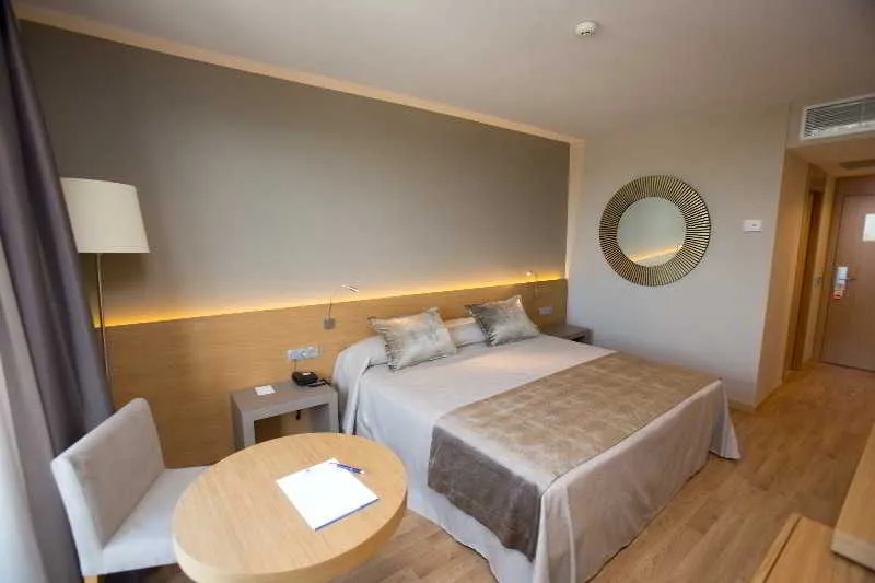 DOUBLE SINGLE USE STANDARD Room, M.A. Sevilla Congresos, Seville